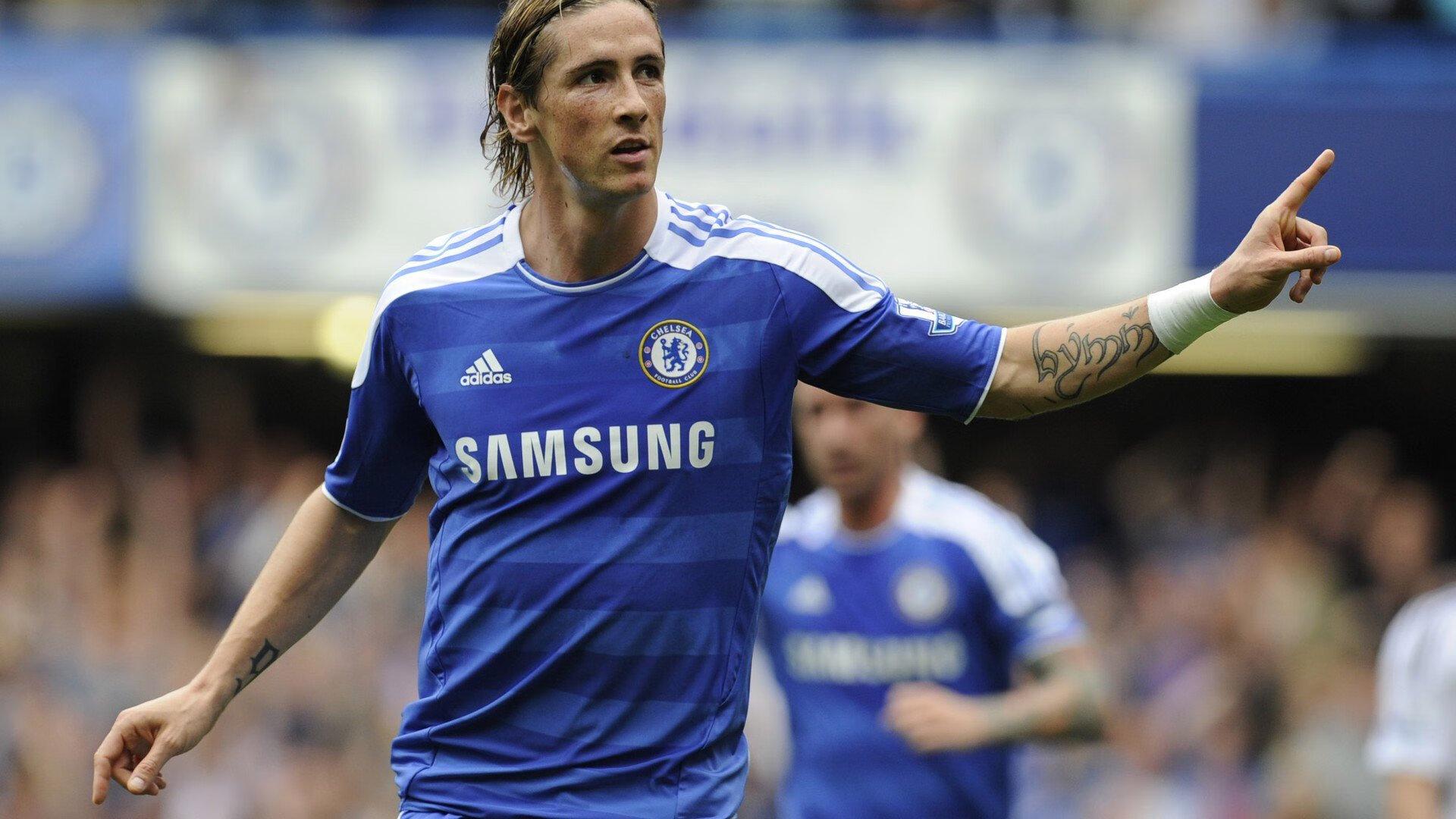 体坛现场丨诺坎普奇景，漫天嘘声中的致敬！莫拉塔戴帽征服死敌看台